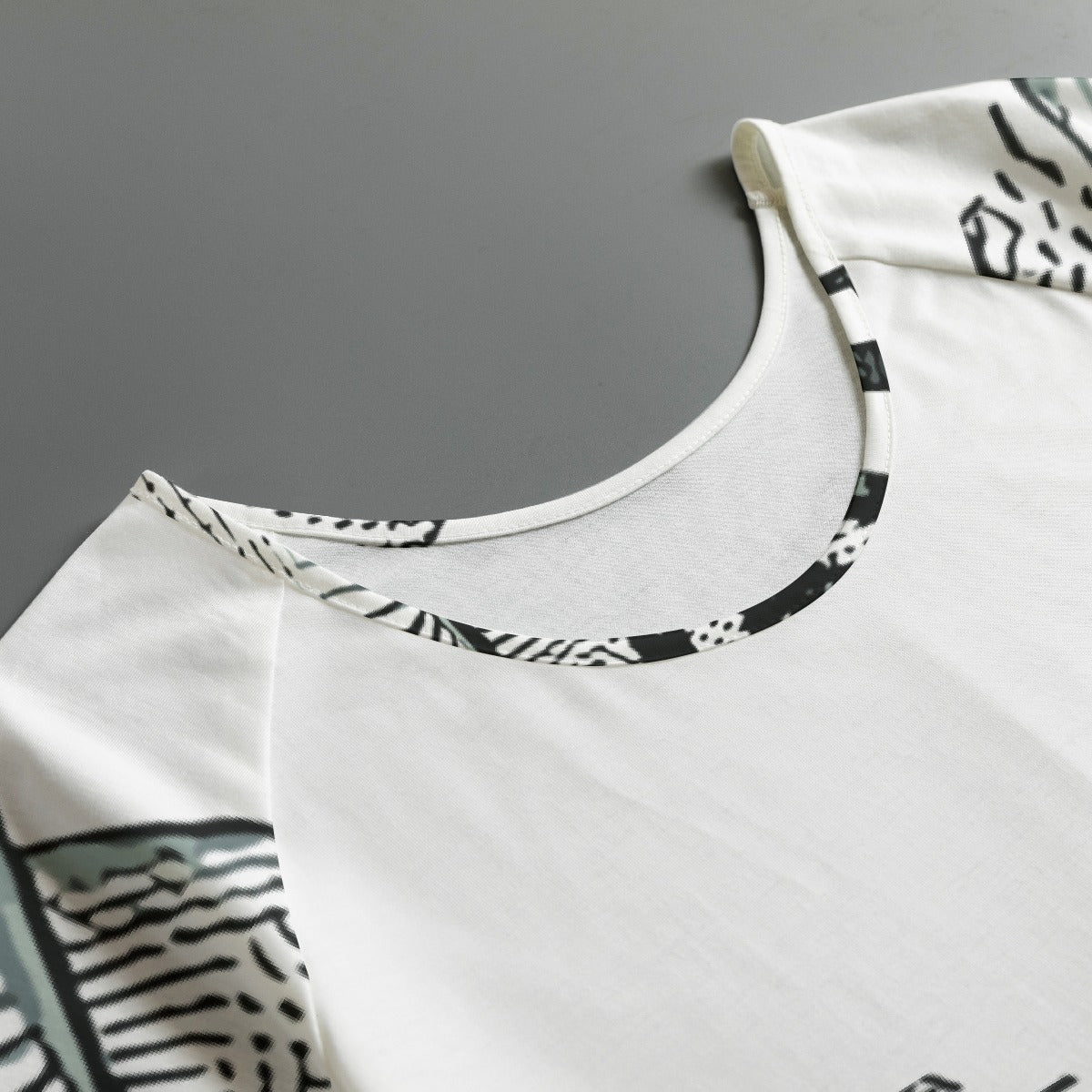All-Over Print Women's Round Neck T-shirt With Raglan Sleeve