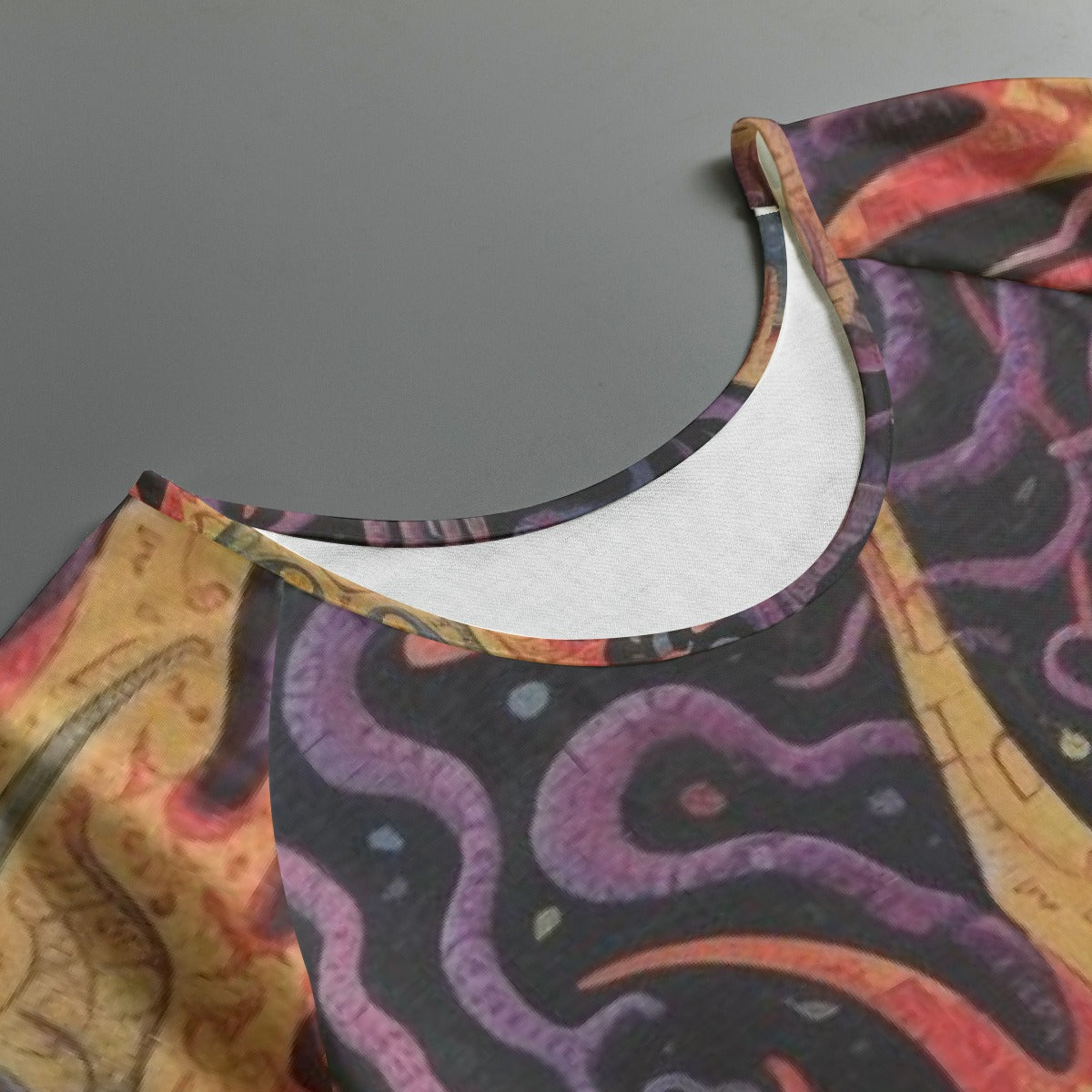 All-Over Print Women's Round Neck T-shirt With Raglan Sleeve