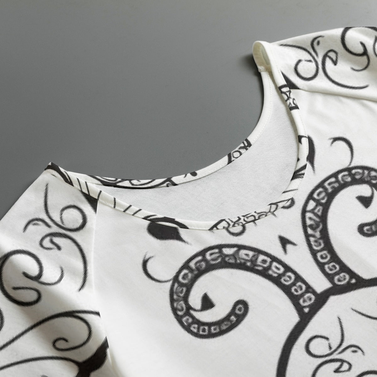 All-Over Print Women's Round Neck T-shirt With Raglan Sleeve
